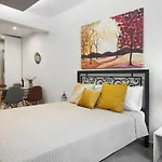 Valaoritou Living